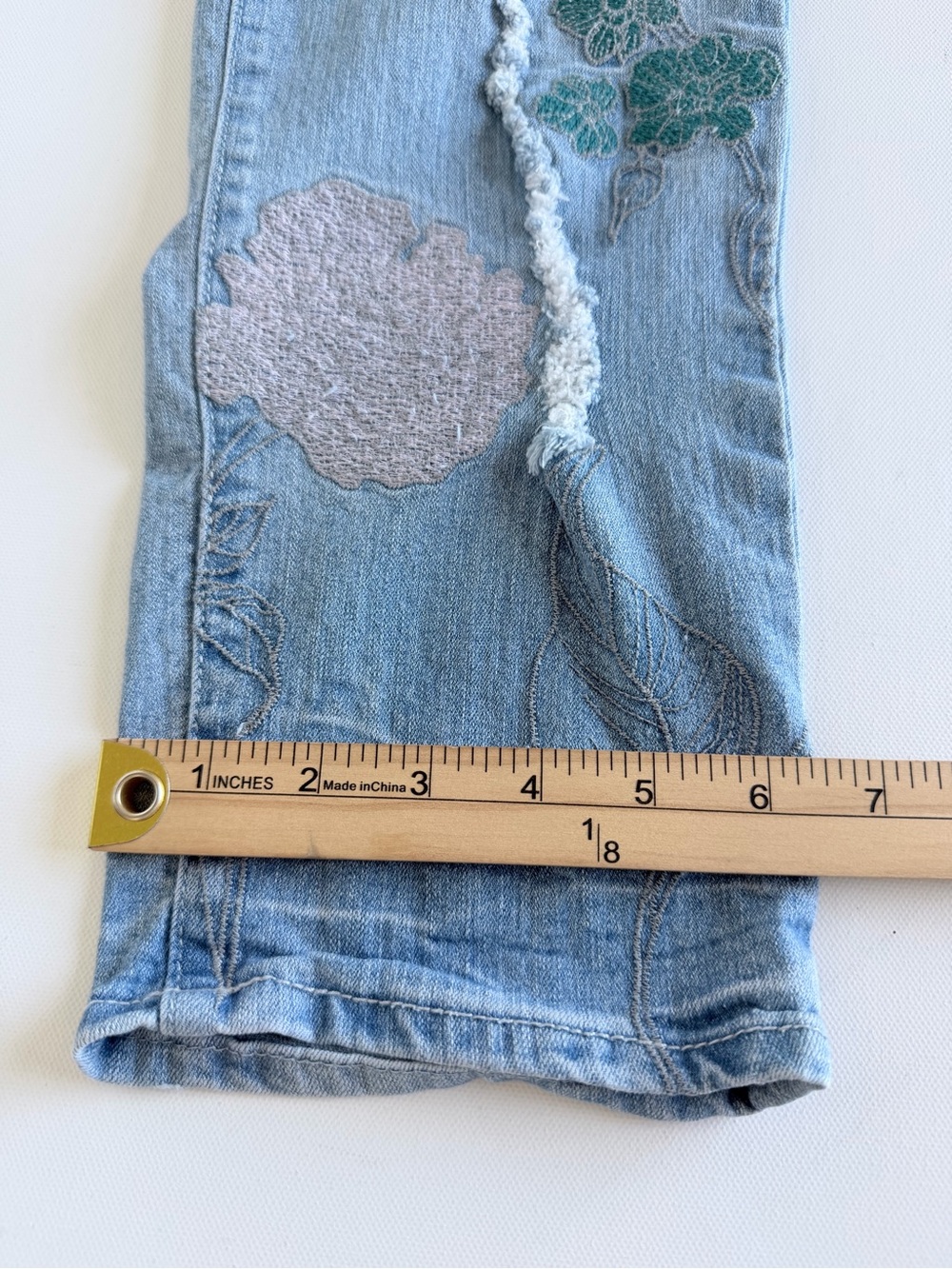 Jessica Simpson Mika Best Friend Floral Embroidered Straight Leg Jeans 29 - Picture 9 of 10